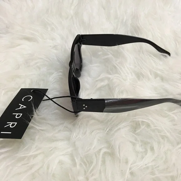 ✨NEW! black capri vintage style sunnies✨ - Picture 3 of 3